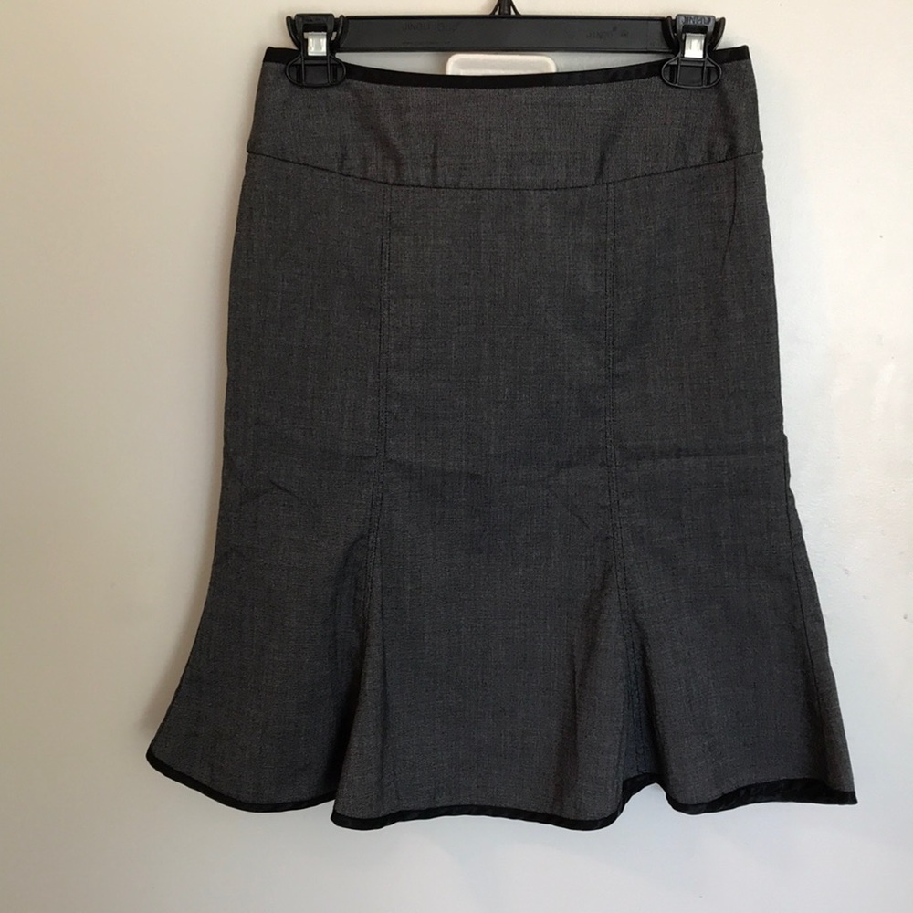 Stretch Ruffle Hem Tulip Skirt